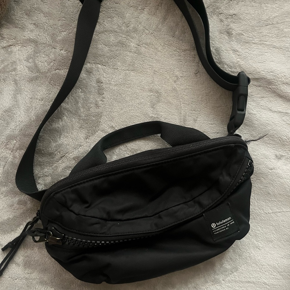Lululemon All Day Essentials Belt Bag 2.5L